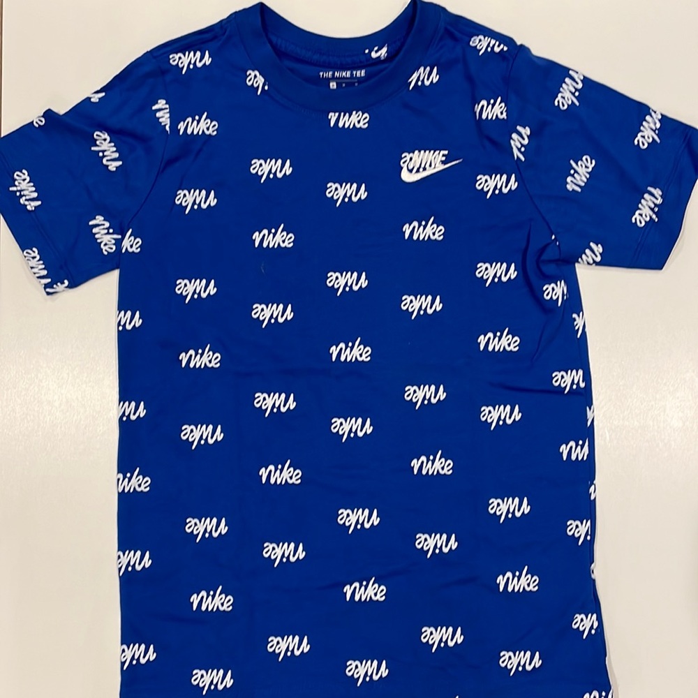 NEW w/o tags Matching Set Nike Boys Youth Size Medium Printed Tee & Shorts Set